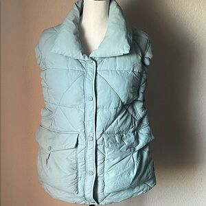 OOFWEAR the Shapes Lab Puffer vest in mint Green . Size 40( 6-8) excellent con.